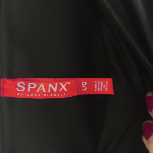 Spanx Faux Leather Quilted Moto Leggings - Picture 5 of 8